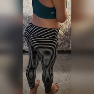 Scorpio Sol •Size Medium• Black White Striped 25.5 Inch Length Yoga Legging